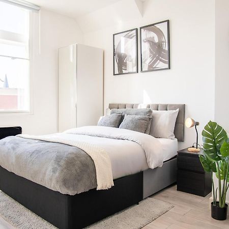 Luxury Studio Apartment In Sutton, London Экстерьер фото